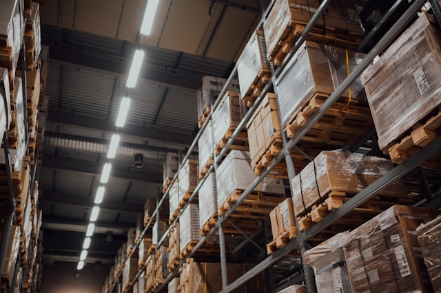 gudang logistik
