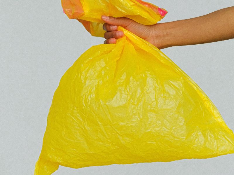 kantong plastik infeksius kuning